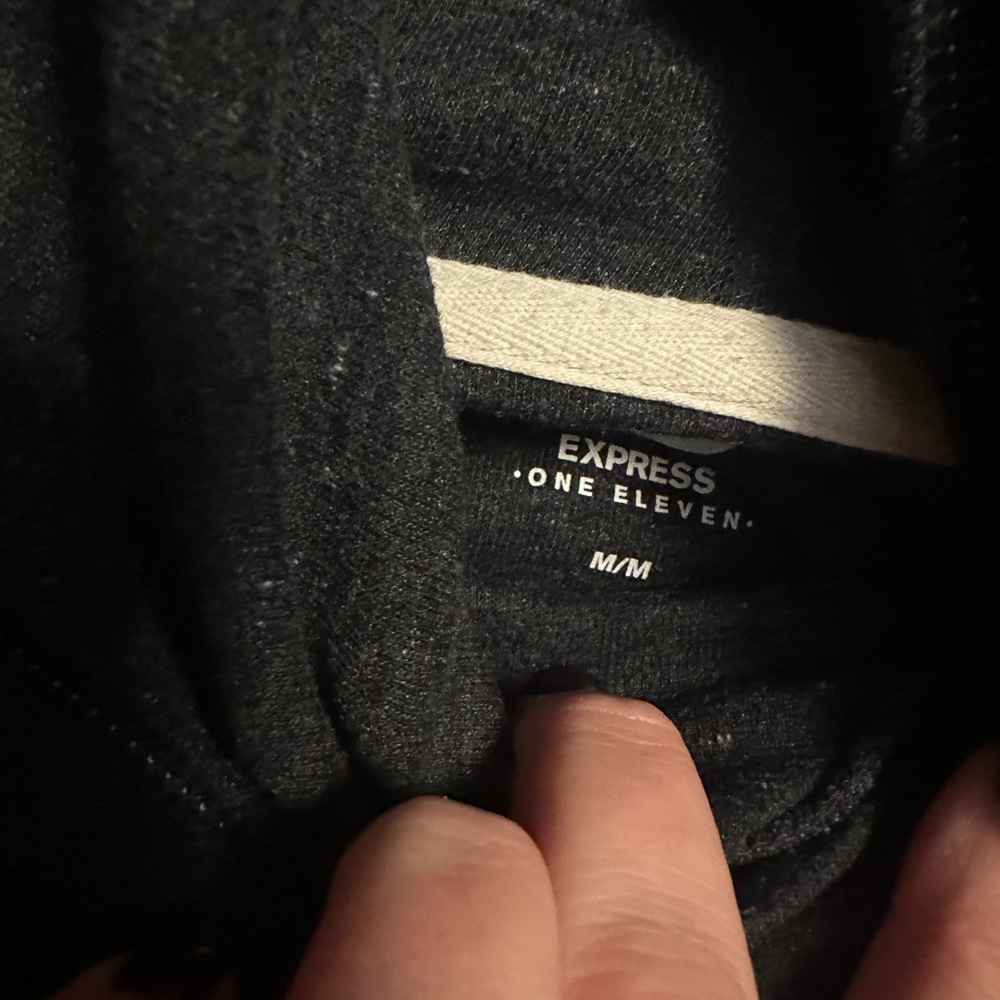 Express Pullover - Picture 3 of 3